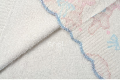 スカラップエッジトリムのベージュのキュートなラム柄セーター