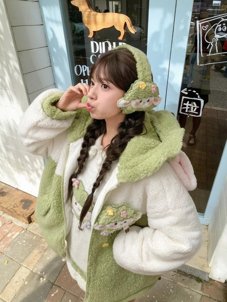 キュートなラムアップリケのホワイト＆グリーンカラーブロックデザインフリースジップパーカー