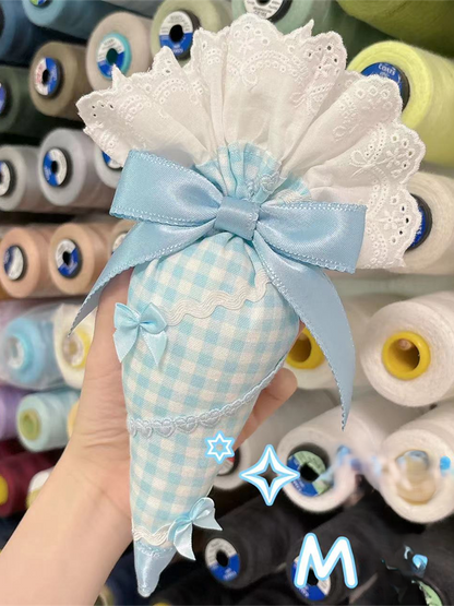 Beutelförmige leichte Spitze, blaue Brosche, Paspelierung, Gebäck, Lolita-Schleifen und karierte Rüschen mit