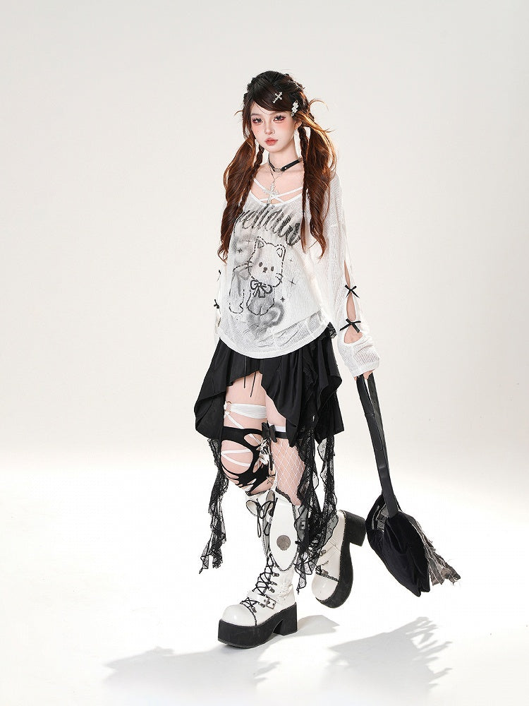 ブラック/ホワイト カバーアップ アシンメトリーネックライン キティプリント セミシアー