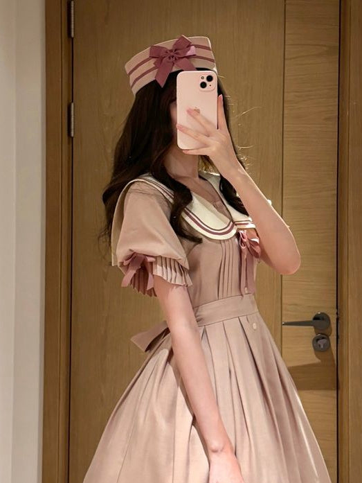 ピンクのセーラーハット