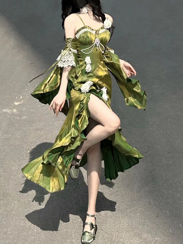 ガウンスリーブのイブニングドレス、取り外し可能なフリル、グリーンのマーメイドロゼット付き