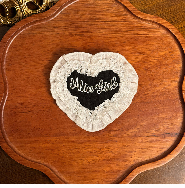 Rot / Schwarz / Rosa / Lila / Champagner Herzförmige Brosche