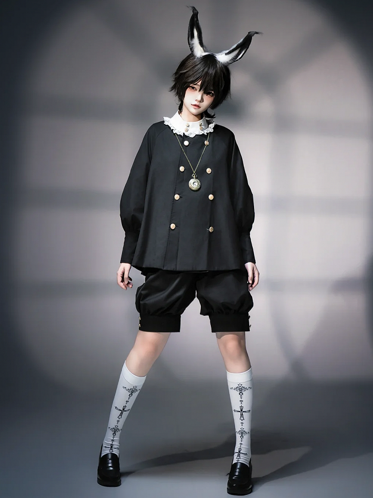 Schwarzes Ouji-Lolita-Outfit mit Hasenohren, Kragen hinten, langen Ärmeln, Oberteil und Knickerbocker-Shorts