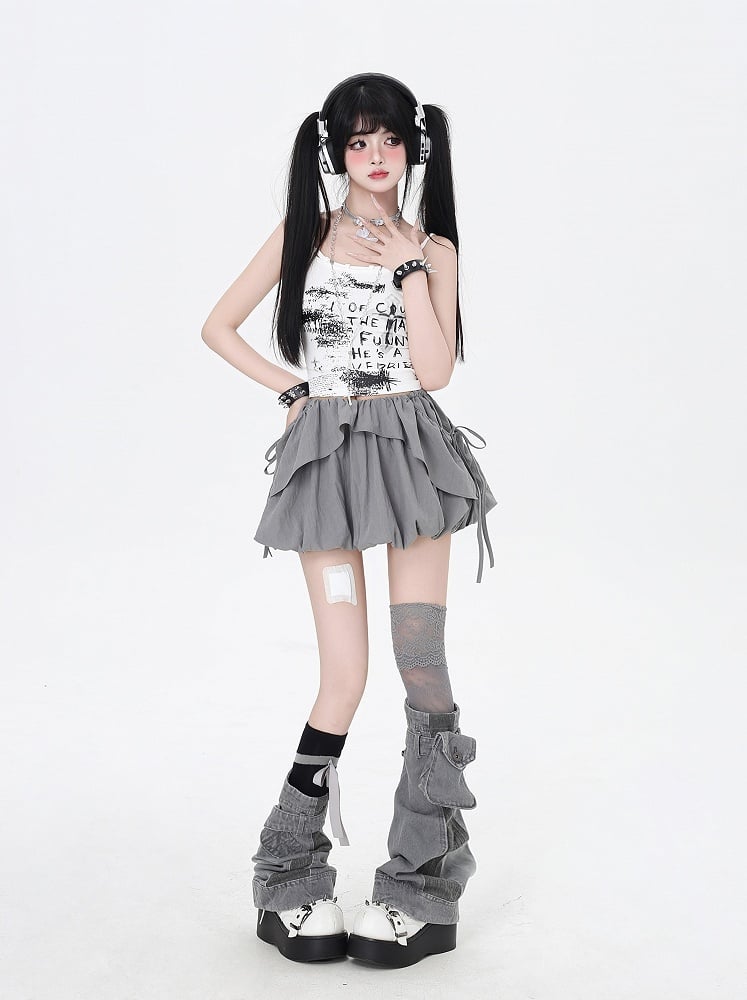 Cami-Top mit schmaler Passform und Graffiti-Print in Schwarz/Weiß