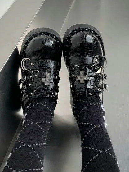 Stud Accents PU Black Shoes - Design Platform Punk with Crackle