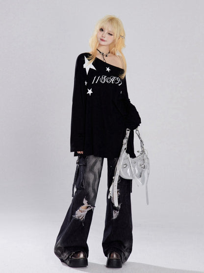 Schwarzes, lockeres Oberteil mit asymmetrischem Ausschnitt und Buchstabendruck