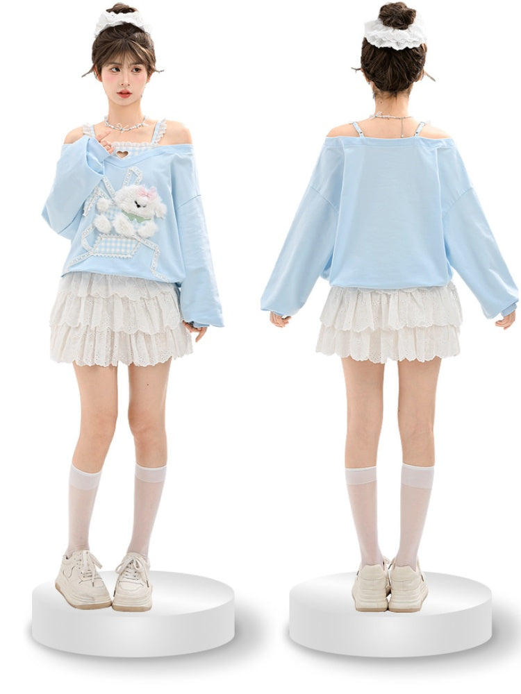 Zweiteiliger Top mit Cut-Out-Schulter und Kunstplüsch, Welpenspitze, verziert mit blauem Karomuster