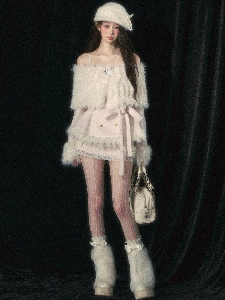 Eleganter Mantel mit schulterfreiem Ausschnitt in Weihnachtsrot/Weiß und abnehmbarem Plüschschal