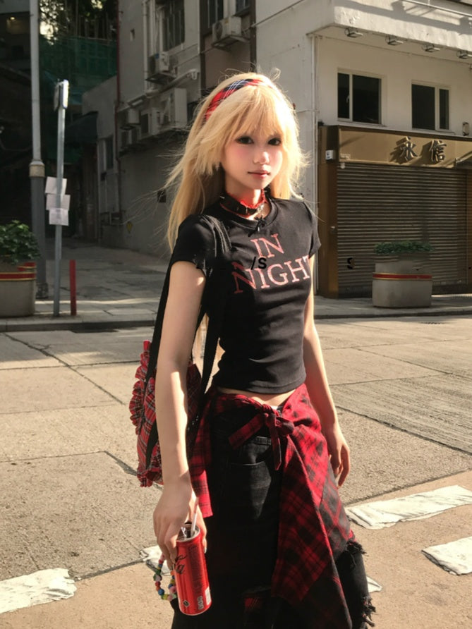 Letter Print Glamorous Cropped Black/White T-Shirt