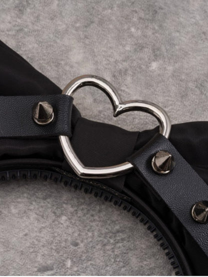 Design Studs With Buckle Heart Black KC