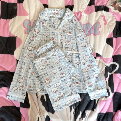 ホワイト＆ブルーのチェック柄パジャマセット