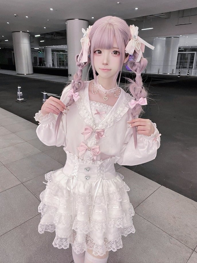 Ryousangata Tiered Ruffle Skirt with Lace Trim in White - Puppet Bombs
