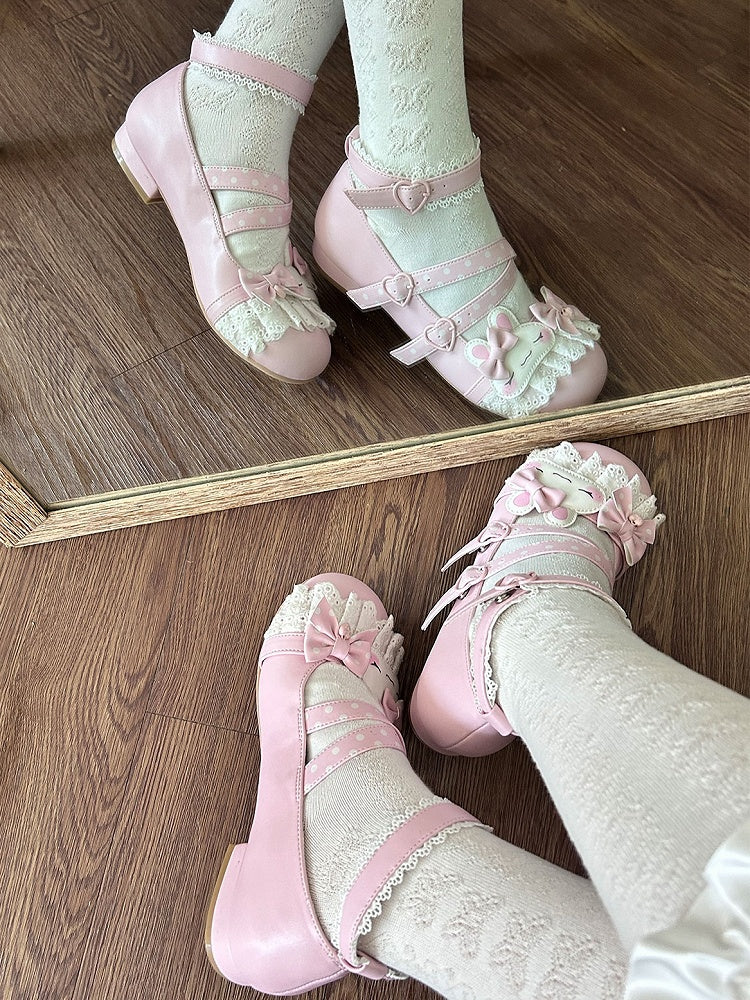 Lolita-Schuhe mit Tupfen-Design, rosa Hasen-Applikation, Schleifenmuster, Spitzenbesatz, süßen, kreuz und quer verlaufenden Details