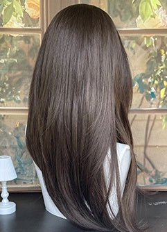 ブラウンのロングストレート合成ウィッグ（前髪付き）