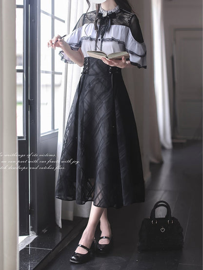 with Contrast Trim Jirai Kei Black Illusion Neckline and Purple Lace Cape Design Top