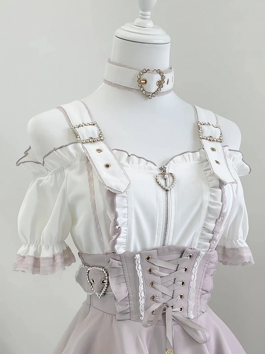 ホワイトピンクのショート丈ジライケイオフショルダーネックラインランドマイン＆袖付きチョーカートップフリースタイル