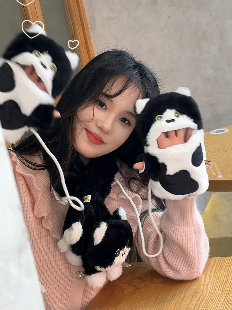 Schwarz-weiße süße Plüschhandschuhe in Katzenform