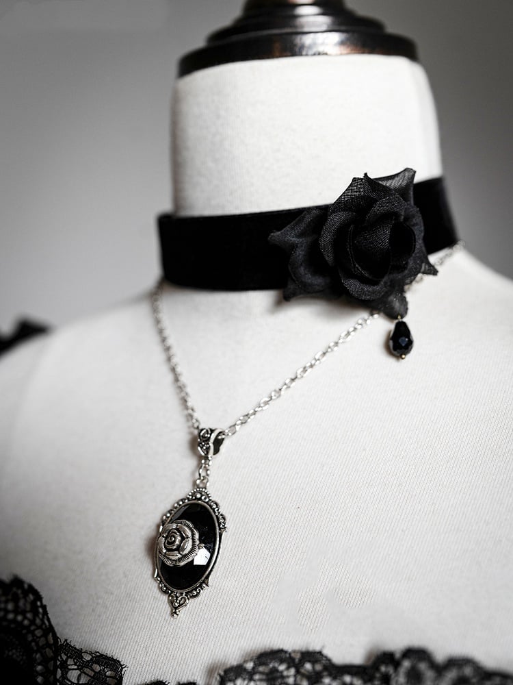 with Pendant Rose Flower Black Choker