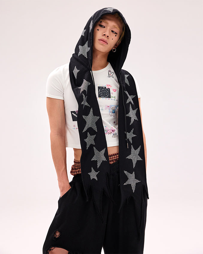 Schwarz/weiße Mütze und Schal mit Stern-Strasssteinen in einem