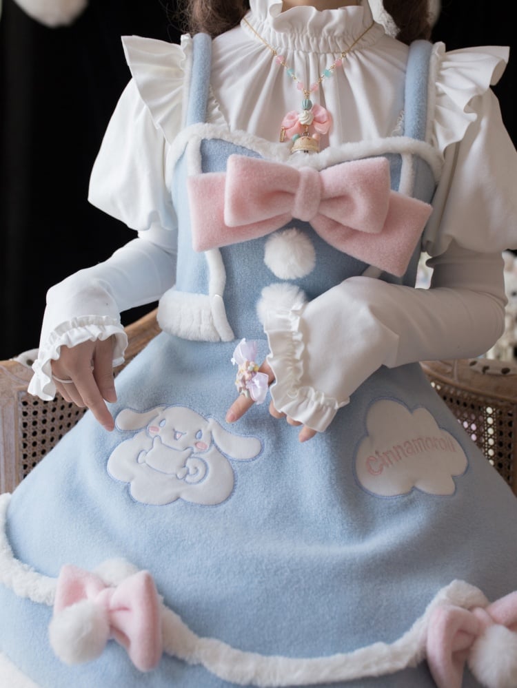 Blaues Winterkleid mit Pompom-Schleifen