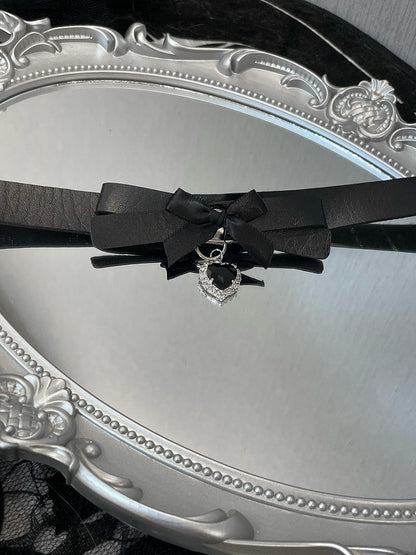 Herz Anhänger Choker Schwarz/Weiß Design Strass Bowknot