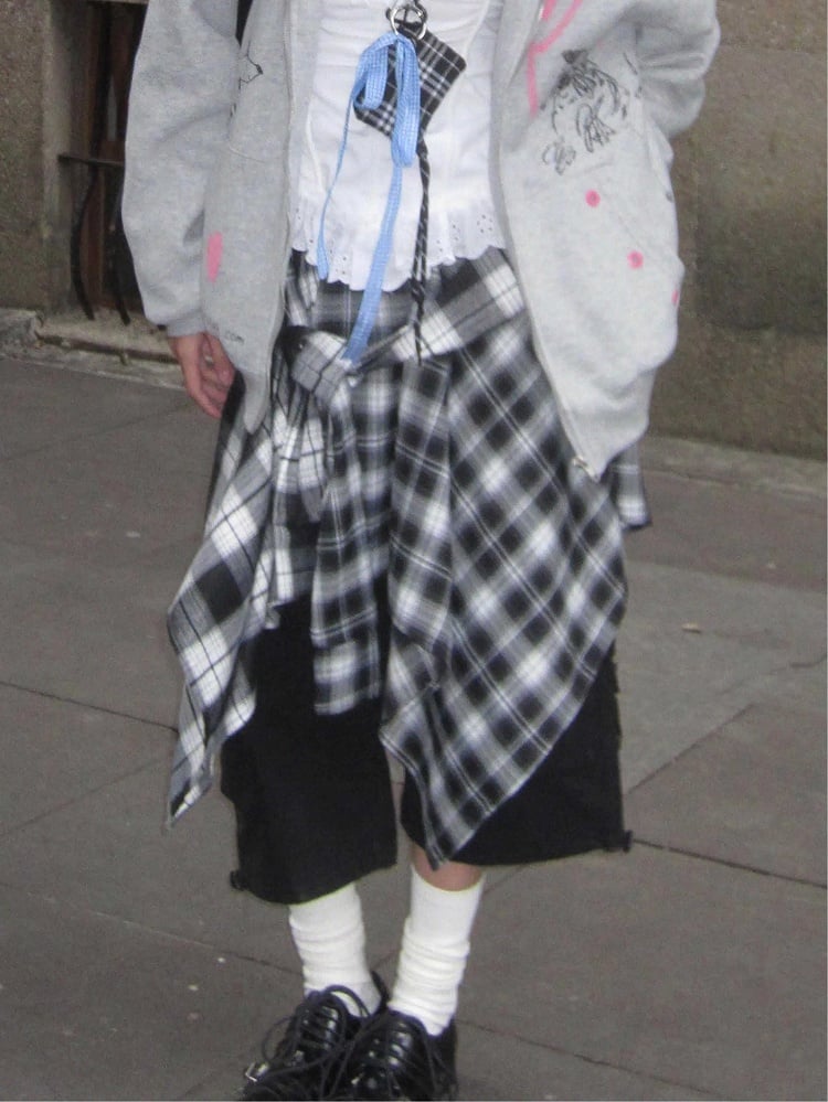 Plaid A-Line Handkerchief Skirt Black White with Hem