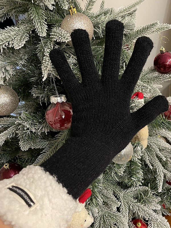 Schwarz/Weiße Plüschhandschuhe