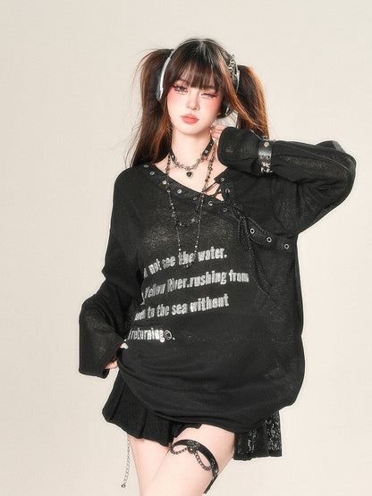 Schwarz/weißes, halbtransparentes Sonnenschutz-Top mit asymmetrischem Ausschnitt und Schnürdetail