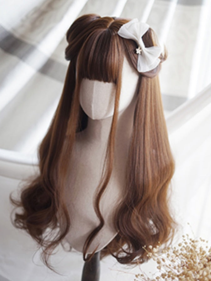 Karamellfarbene, lange, gewellte Perücke mit vollem Pony