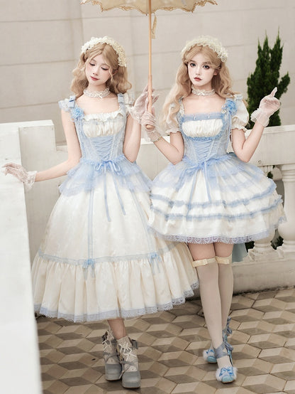 Korsett mit leichten Unterbesätzen und Stäbchen, blaue Spitze, Brust