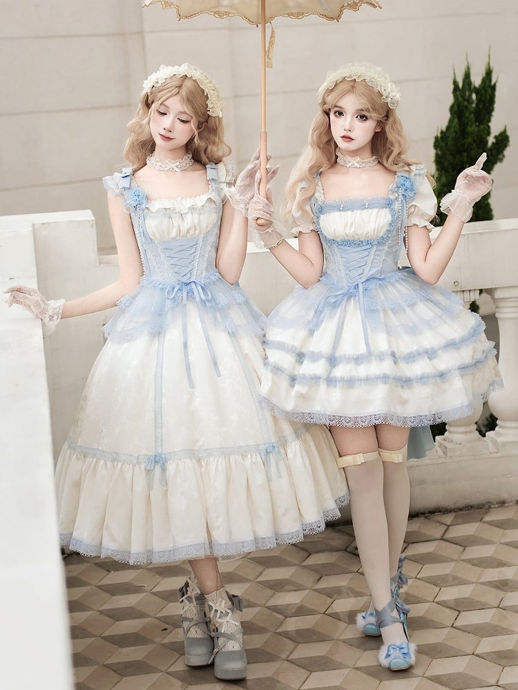 Leichtes Spitzenkleid mit Lolita-Besatz, kurzes OP-Quadrat und blaue Ärmel mit Ausschnitt in Beige