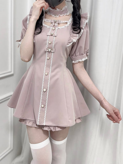 Set Jirai + Pink – Minikleid mit Flatterärmeln und Schleife am Rücken zum Binden + Shorts Kei Dusty Choker