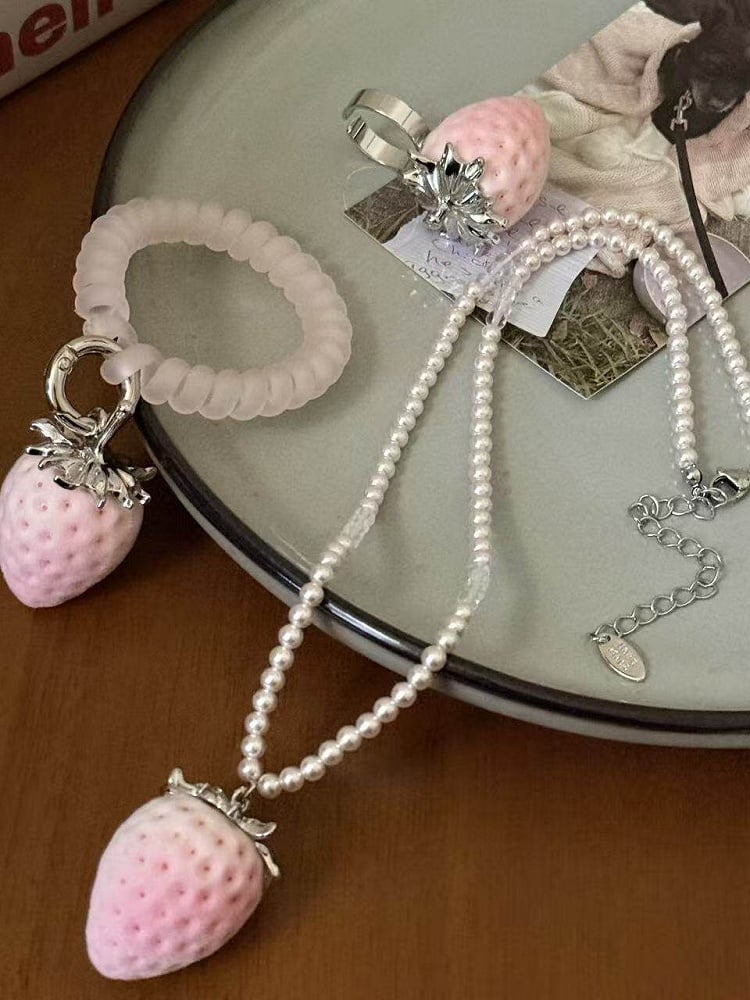 Collier avec pendentif fraise rose - Kiwi Store