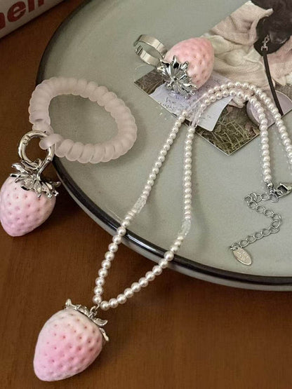 Collier avec pendentif fraise rose - Kiwi Store