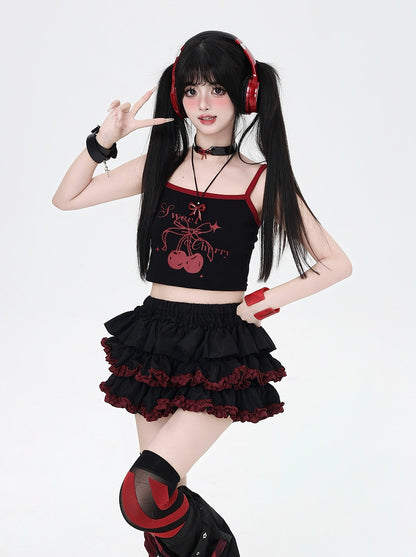 Rotes/schwarzes, kurzes Cami-Top mit Kirschdruck, Lila/Weiß