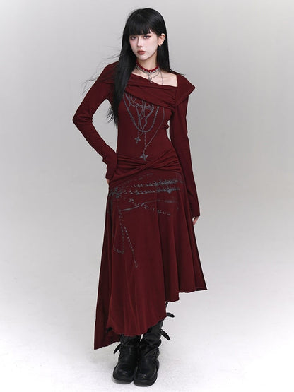 Weinrotes Cross-Kleid mit asymmetrischem Ausschnitt und Saum mit Twist-Detail