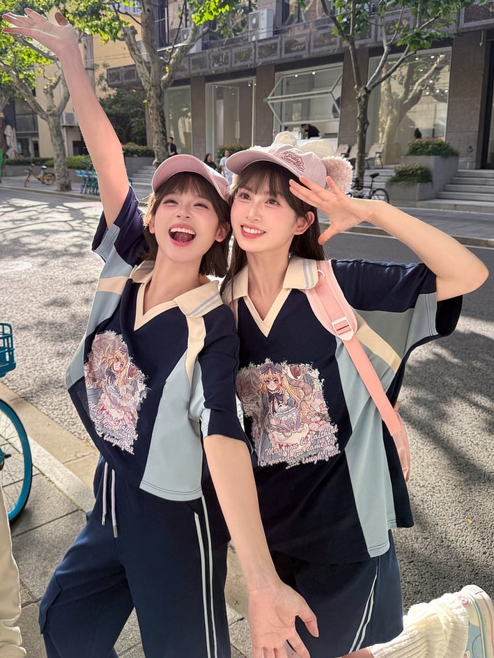 Version Navy Blue Colorblock Design V-neck Anime Girl Print T-shirt Long/Short