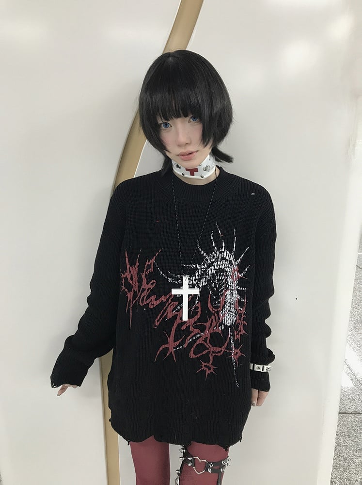 Dark Sweater Design White/Black with Gothic Centipede Aesthetic