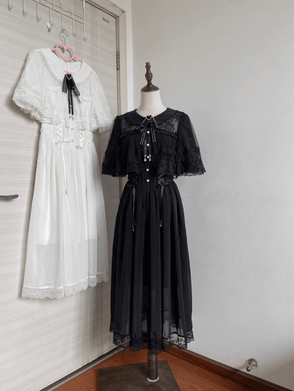 Schwarz mit Spitze, Schnürung, Jirai-Silhouette, verstellbar und Taille, Kei-Kleid, Chiffon-Umhang