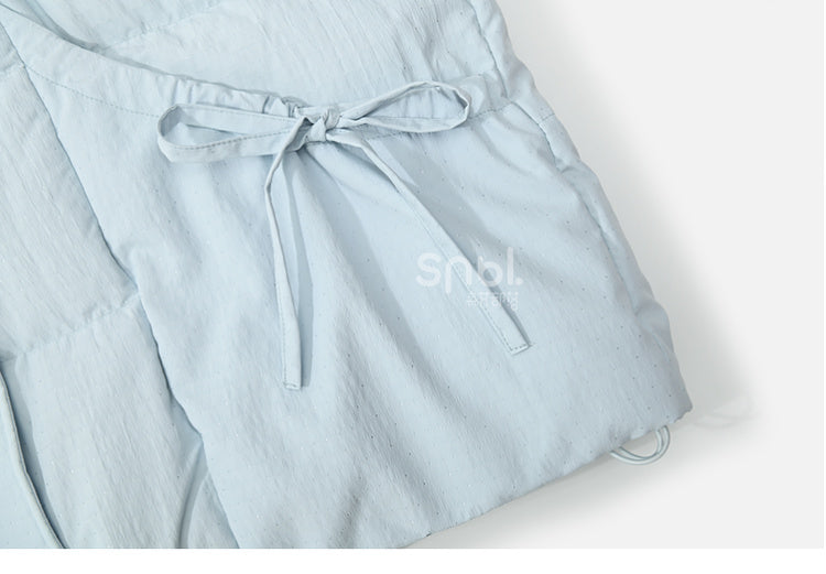 Blauer süßer Daunenmantel mit Lammapplikation und Schleife