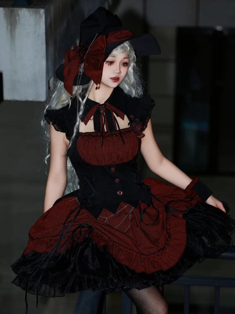 Rot-schwarzes Halloween-Gothic-Lolita-Kleid mit Kordelzug und gestreiftem Saum