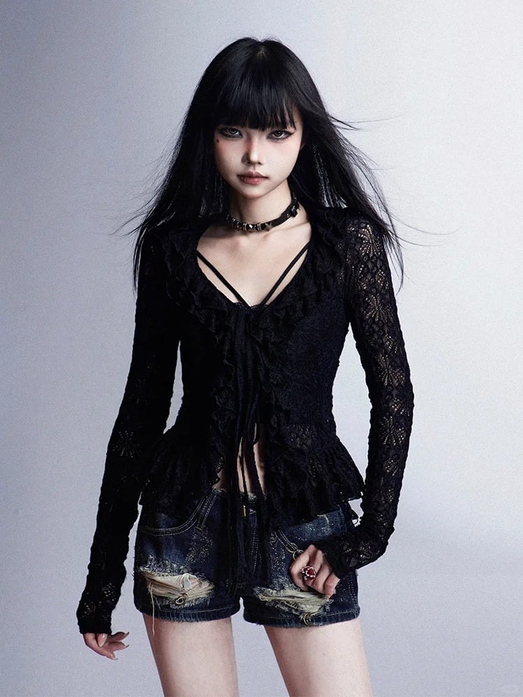 Slim-fitting Cami Top Black V-Neck Glamorous