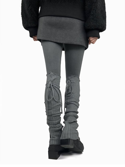 Beinwärmer mit selbstbindenden Trägern in Grau/Beige/Braun/Schwarz