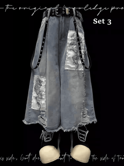 ブルーのワイドレッグジーンズ、ドラゴンのアップリケ、切りっぱなしの裾、ダメージ加工の穴、ライト