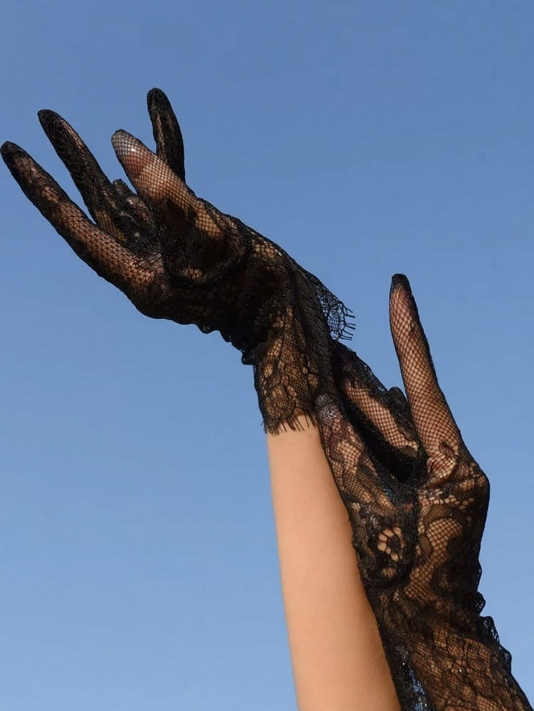 Short Lace Gloves with Floral Pattern in Two Shades - Mr. Cat