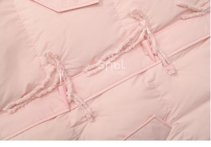 Rosa Daunenmantel mit Kapuze, Schleife und Horn-Knopf