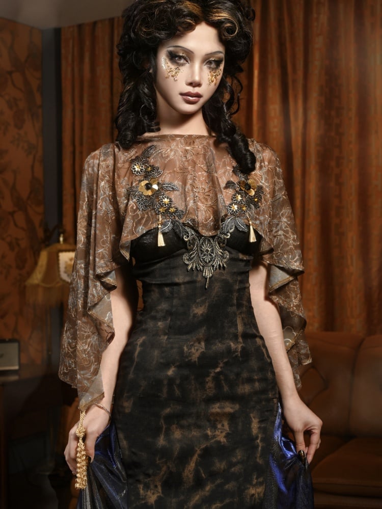 タッセルとビーズチェーン付きゴールドハイローカットアウトバックショール