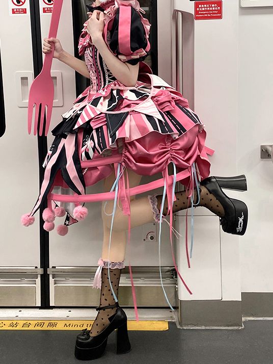 Sweet Lolita Jumper Dress in Black and Pink with Bunny Embroidery and Removable Puff Sleeves - Ban Tang Mao Wan