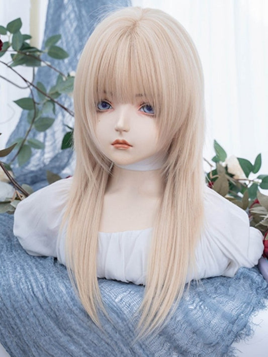 ライトブロンドのロングストレート合成ウィッグ（前髪付き）